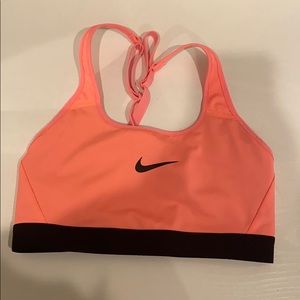 Nike sports bra size small